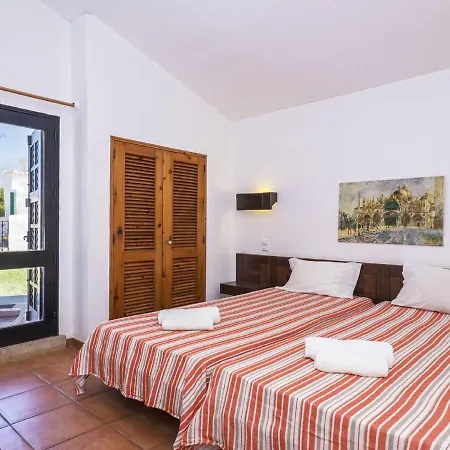 Willa Jacaranda V3 By Interhome